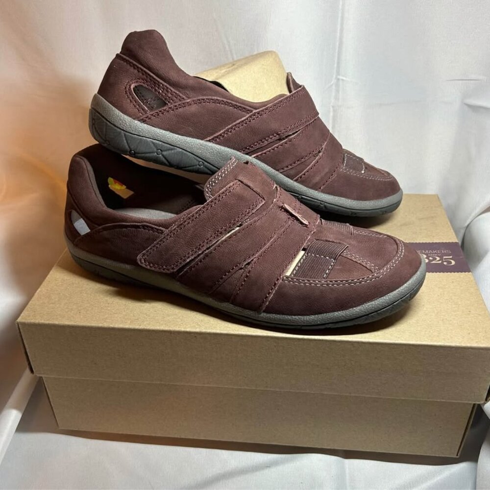 NIB Women's Sz 7.5 Clarks Teffa Adorn Burgundy Leather Sandals